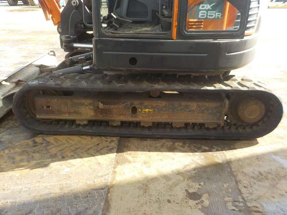 DOOSAN DX85R-3 mini excavator - Photo 16