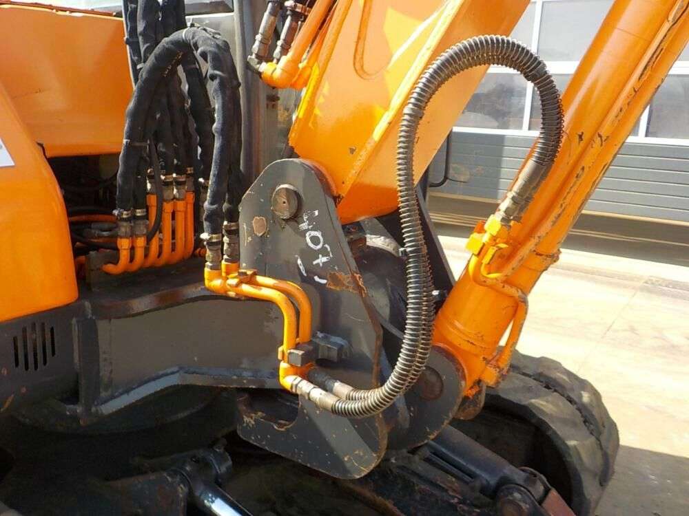 DOOSAN 75V mini excavator - Photo 10
