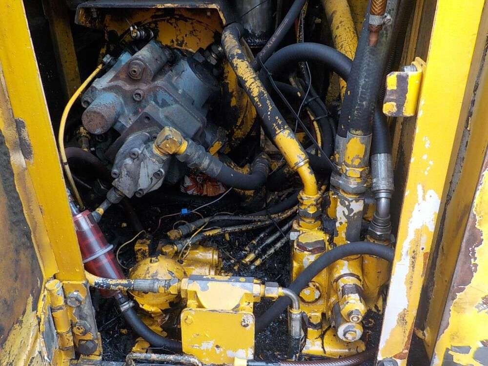 JCB JS70 mini excavator - Photo 22
