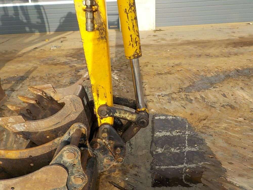 JCB 802 mini excavator - Photo 7