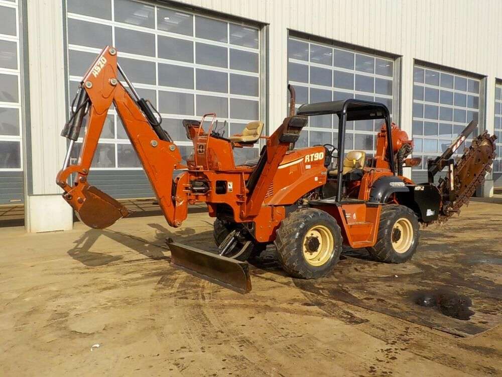 DITCH-WITCH RT90 trencher